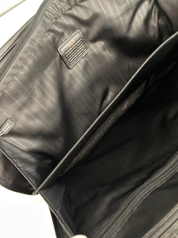 トゥミ TUMI インターナショナル・オーガナイザー・ブリーフ  レザー バッグ メンズバッグ ビジネスバッグ・ブリーフケース ブラック 101bag-207