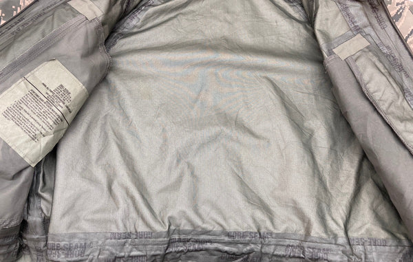 ミリタリー Military Item U.S.ARMY APECS GORE-TEX PARKA ゴアテックス デジタルカモ カモ柄 SMALL-REGULER ジャケット カモフラージュ・迷彩 カーキ 104MT-1043