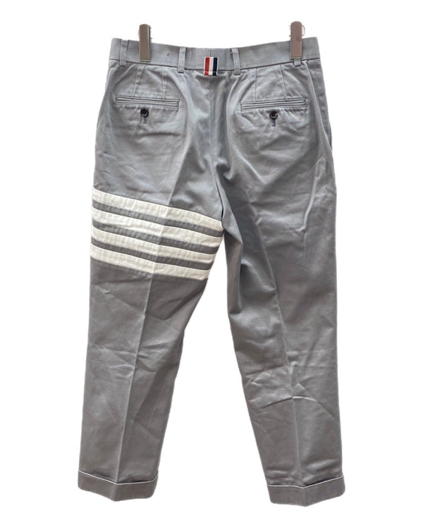 トムブラウン THOM BROWNE NEW YORK 4 Bar Classic Tailored Pants クラシック テーラード パンツ トリコロール ボタンフライ ズボン 灰 ライン MTU245A-03788035 チノパン グレー サイズ 00 104MB-137