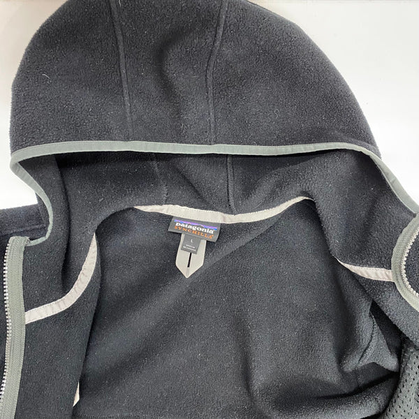 【曜日割引対象外】 パタゴニア PATAGONIA 17年製 シンチラ スナップT フーディー 25462 パーカ ブラック Lサイズ 201MT-4769 VB