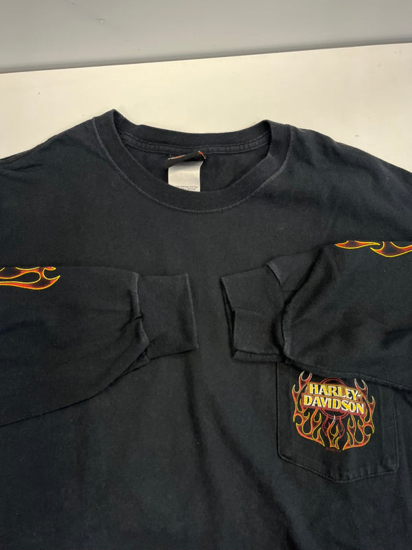 ハーレーダビッドソン Harley-Davidson 00’s  バーアンドシールドロゴ モーターサイクル パイレーツ 海賊 フレイム ファイヤーパターン 袖プリント 両面プリント VINTAGE ヴィンテージ ポケット ロングスリーブ ロンT ブラック Lサイズ 101MT-4572