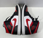 ナイキ NIKE エアジョーダン1 ミッド "ブラック/ ジムレッド/ホワイト Air Jordan 1 Mid "Black/Gym Red/White" 554724-079  メンズ靴 スニーカー レッド 26.5㎝サイズ 201-shoes1038