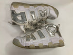 ナイキ NIKE Women's AIR MORE UPTEMPO CHROME WHITE/SILVER エア モア アップテンポ クローム ホワイト/シルバー 917593-100  メンズ靴 スニーカー ホワイト 29cm 101sh-1970