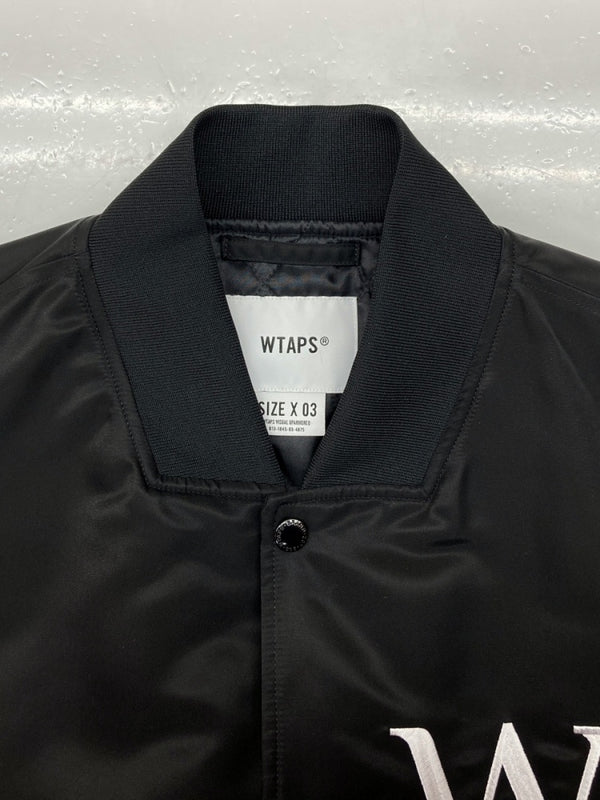 ダブルタップス WTAPS 23AW TEAM JACKET NYLON TWILL LEAGUE チーム ジャケット ナイロン ツイル リーグ 刺繍 アウター 黒 232TQDT-JKM05 サイズ 03 ジャケット ロゴ ブラック 104MT-870