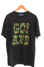アベイシングエイプ A BATHING APE ABCカモ GO! APE ロゴ プリント クルーネックTシャツ 半袖Tシャツ Tシャツ ブラック 103MT-2580