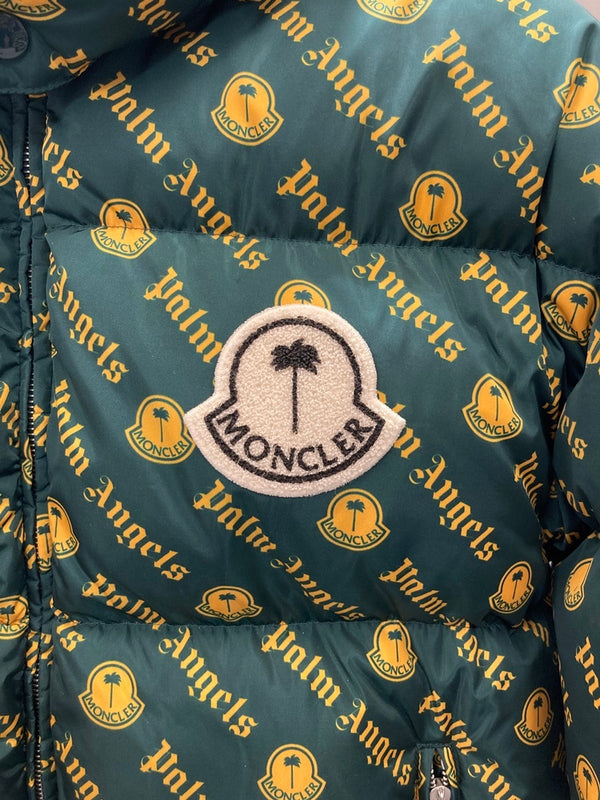 モンクレール MONCLER パームエンジェル Palm Angels ロゴ総柄 ダウンジャケット サイズ2 ジャケット グリーン 101MT-3044