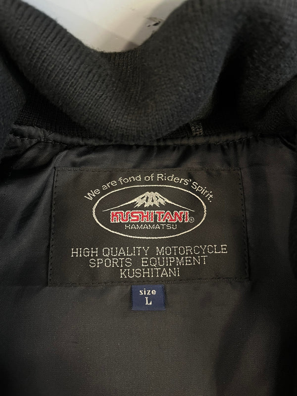クシタニ KUSHITANI RACING SPEC レーシングスペック 本革 レザージャケット 刺繍 ワッペン ロゴ バイク バイカー KU-298 ジャケット ブラック Lサイズ 101MT-5387