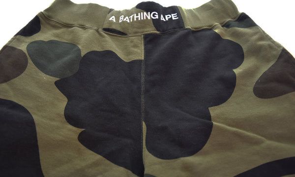 アベイシングエイプ A BATHING APE カモ柄 スウェットショートパンツ 001SPH801009M ハーフパンツ マルチカラー Mサイズ 103MB-628