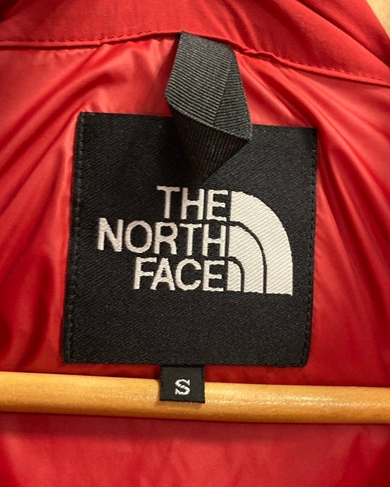 ノースフェイス THE NORTH FACE CAMP SIERRA SHORT キャンプ シエラ ショート ダウンジャケット 赤 ND91401  ジャケット レッド Sサイズ 101MT-3046 | 古着通販のドンドンサガール