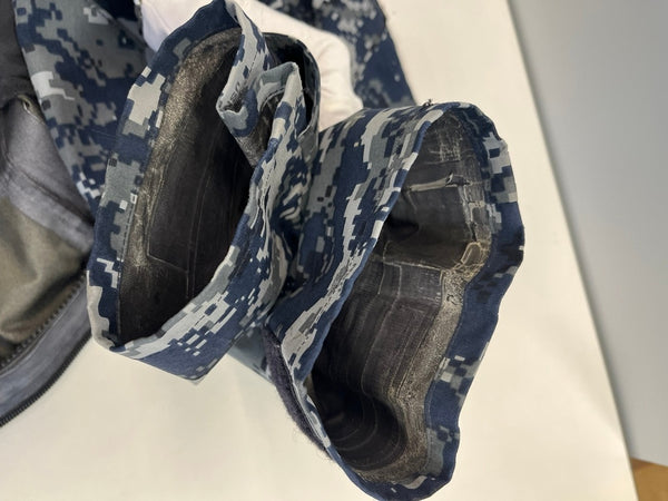 ミリタリー military US NAVY デジタルカモ 迷彩 ナイロンパーカー SPM1C1-08-D-1029 MEDIUM REGULAR ジャケット ネイビー Mサイズ 101MT-4868