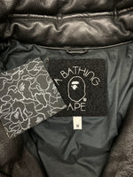 アベイシングエイプ A BATHING APE LEATHER DOWN JACKET レザー ダウン ジャケット アウター ファー 黒 ジャケット 無地 ブラック Mサイズ 104MT-858