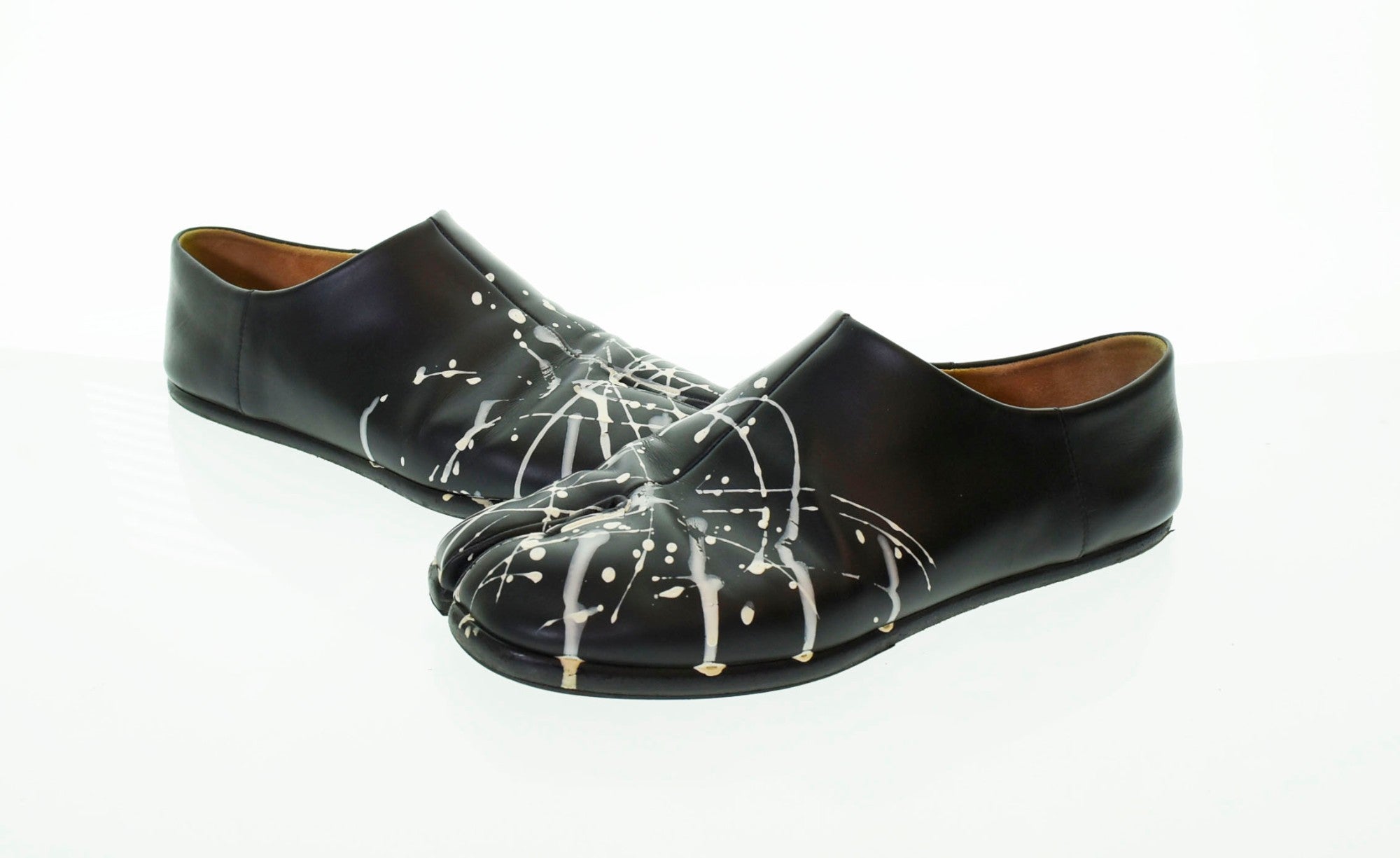 Maison Margiela Tabi 足袋 フラットシューズ ペイント Maison Margiela Tabi 足袋 フラットシューズ ペイント