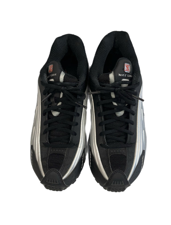 ナイキ NIKE SHOX R4 METALLIC SILVER ナイキ ショックス R4 HQ1988-002 メンズ靴 スニーカー シルバー 26cm 101sh-2406