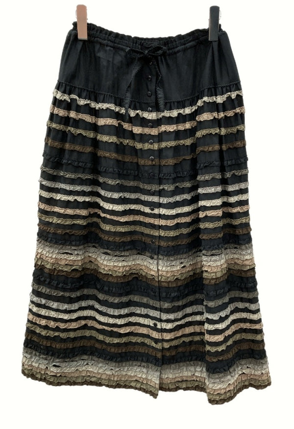 ピンクハウス PINKHOUSE 23年モデル ミックス フリル 使い ピコフリル ローンスカート モノトーン フロントボタン クロケイ BLACK 黒 A2161FSY470 スカート 総柄 ブラック 104LB-13