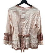 ピンクハウス PINKHOUSE 24AW ローズレース使い ブラウス スクエアネック 姫袖 フリルスリーブ リボン ミニサテン ピコフリル レース  コットン 綿 ロリータ ゴスロリ PINK A2143FB 366 長袖 花 ピンク 104LT-244