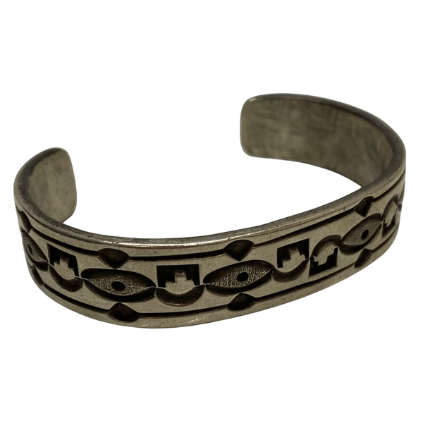 【曜日割引対象外】 【中古】インディアンジュエリー INDIAN JEWELRY ホピ族 JJ 刻印 メンズジュエリー・アクセサリー バングル シルバー 201goods-675 VB