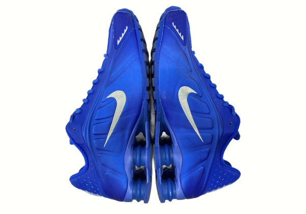 ナイキ NIKE 24年製 WMNS SHOX R4 ROYAL ウィメンズ ショックス ロイヤル ローカット シューズ  青 HJ7303-445 メンズ靴 スニーカー ブルー 27.5cm 104S-648