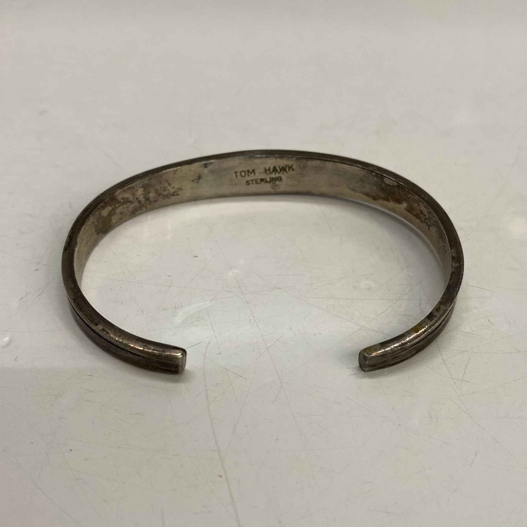 【ナバホ】トムホーク　2ラインバングル　インディアンジュエリー　ヴィンテージ ナバホ トムホーク 2ラインバングル インディアンジュエリー