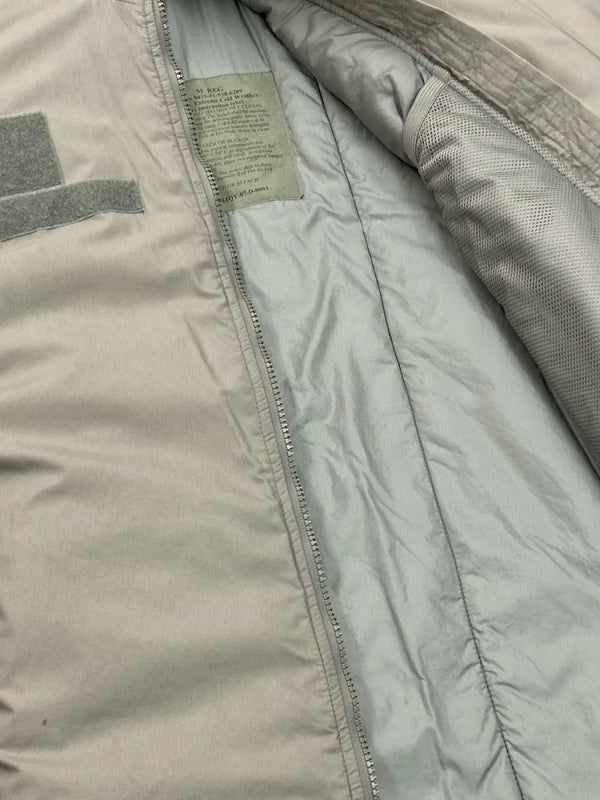 ミリタリー Military Item ECWCS LEVEL7 エクワックス レベルセブン GEN3 WILDTHINGS US.ARMY PRIMALOFT プリマロフト 灰色 NSN 8415-01-538-6289 M REG ジャケット 無地 グレー 104MT-818