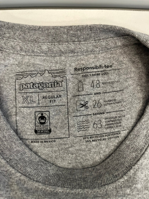 パタゴニア PATAGONIA 生態系 生き物シリーズ アニマル ぶたプリント 豚プリント  XL Tシャツ グレー LLサイズ 101MT-4696