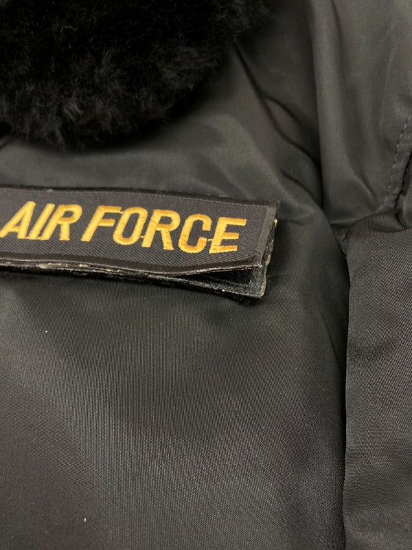 アルファインダストリーズ ALPHA INDUSTRIES B-15D FLIGHT JACKET フライト ジャケット MA-1 襟ファー ジップアップ アウター 黒 ジャケット ロゴ ブラック Mサイズ 104MT-2145