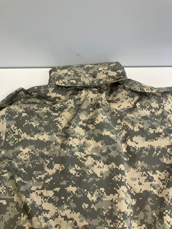 ミリタリー military US ARMY ECWCS LEVEL6 GEN3 デジカモ ACU ゴアテックスパーカー GORE-TEX 迷彩 ミリタリー ジャケット UCP デジカモ 米軍 ソフトシェル ジャケット  SMALL-REGULAR ジャケット カーキ Sサイズ 101MT-4911