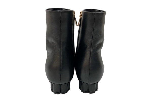 サルヴァトーレフェラガモ Salvatore Ferragamo ショートブーツ ポインテッドトゥ ブロックヒール サイドジップ レザー MADE IN ITALY イタリア製 BLACK 黒 YR 12859 レディース靴 ブーツ その他 ブラック SIZE 4 1/2 104S-918