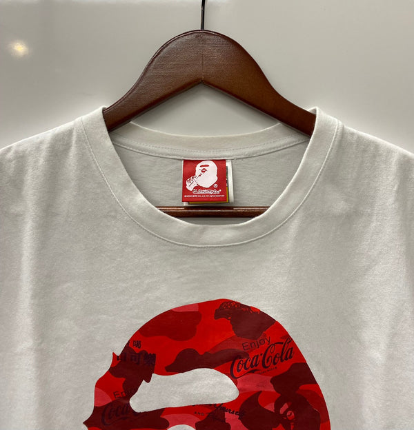 ア ベイシング エイプ A BATHING APE × コカ・コーラ COCA-COLA Tシャツ ホワイト