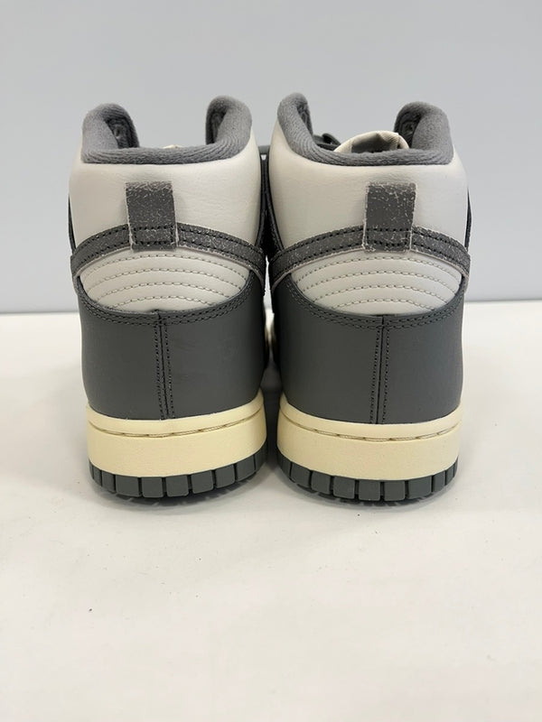 ナイキ NIKE NIKE DUNK HI RETRO SE VNTG ナイキ ダンク ハイ レトロ シーズナル エディション ヴィンテージ タンブルド グレー DM0582-001 メンズ靴 スニーカー グレー 28.5cm 101sh-2048