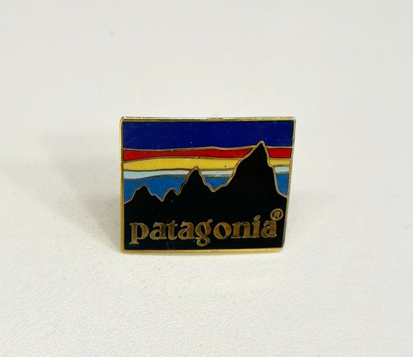 パタゴニア PATAGONIA ヴィンテージ ロゴ ピンズ フィッツロイ 葛飾北斎 ピンバッチ 3個セット メンズジュエリー・アクセサリー その他 マルチカラー 101G-227