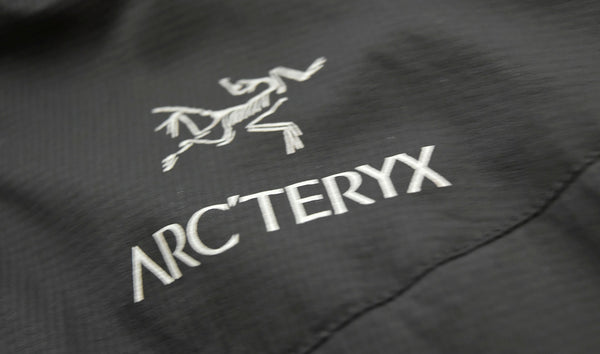 アークテリクス ARC'TERYX アトムLT フーディー Atom Lt Hoody ジャケット 黒 14660-90492-03 ジャケット ブラック SSサイズ 103MT-1607