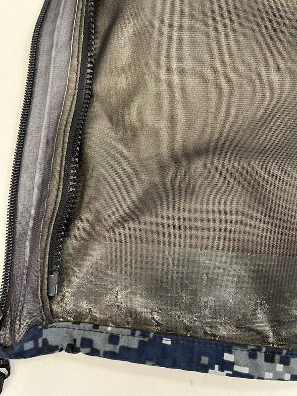 ミリタリー military US NAVY デジタルカモ 迷彩 ナイロンパーカー SPM1C1-08-D-1029 MEDIUM REGULAR ジャケット ネイビー Mサイズ 101MT-4868