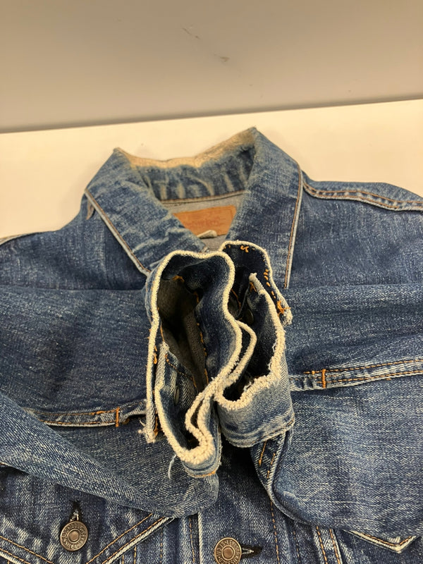 リーバイス Levi's 70's 70年代 71205 BIGE ロング丈 ボタン裏524刻印 ケアタグ デニムジャケット Gジャン 4th トラッカージャケット VINTAGE ヴィンテージ MADE IN USA アメリカ製 ジャケット ブルー 101MT-5397