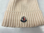 モンクレール MONCLER KNIT CAP ニット帽 ビーニー ファー付 キッズ ベビー 白 C2-954-00316-05-04S01 帽子 レディース帽子 ニット帽 ロゴ ホワイト Sサイズ 104H-24