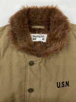 ミリタリー Military N-1 DECK JACKET デッキ ジャケット ミリタリー ジップアップ 裏ボア U.S NAVY 軍物 アウター 緑 サイズ 42 ジャケット ロゴ カーキ 104MT-1812