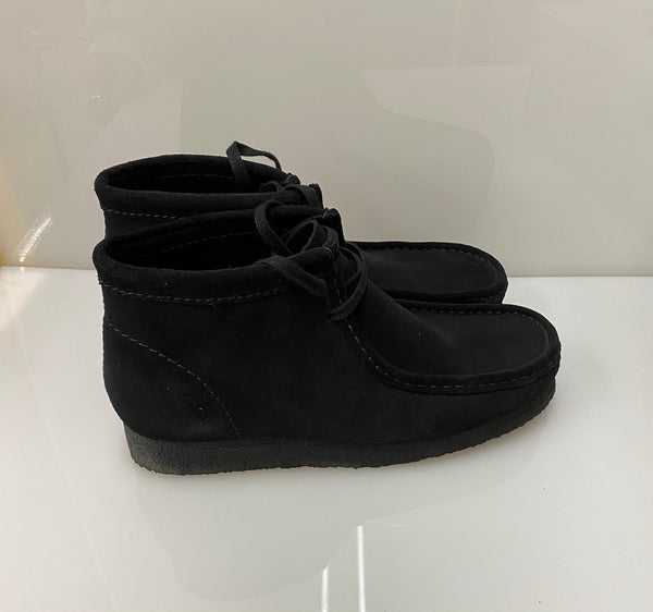 【曜日割引対象外】クラークス Clarks ワラビー US10 61517017 メンズ靴 ブーツ その他 ブラック 201-shoes749