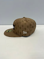 シュプリーム SUPREME ×NEW ERA  MONOGRAM BOX LOGO  ニューエラ モノグラム ボックスロゴ ベースボールキャップ 帽子 メンズ帽子 キャップ ブラウン 101hat-140