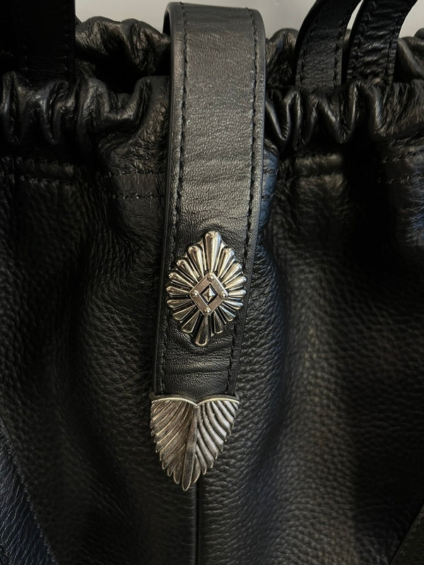 イアパピヨネ ear PAPILLONNER バックル 巾着ショルダーバッグ  本革 黒 2Way EAZ1021212A0008 バッグ レディースバッグ ショルダーバッグ・メッセンジャーバッグ ブラック 101bag-218