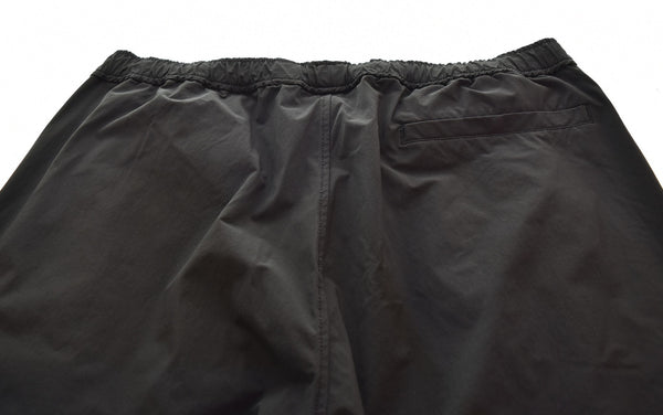 ビームス BEAMS ×NETFLIX Nylon Track Pants ナイロンパンツ トラックパンツ ジョガーパンツ 11-24-3345-803 ボトムスその他 ブラック Lサイズ 103MB-449