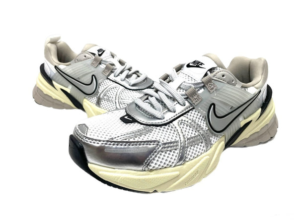 ナイキ NIKE W V2K RUN FD0736-100 レディース靴 スニーカー ホワイト 23cm 601sh-29