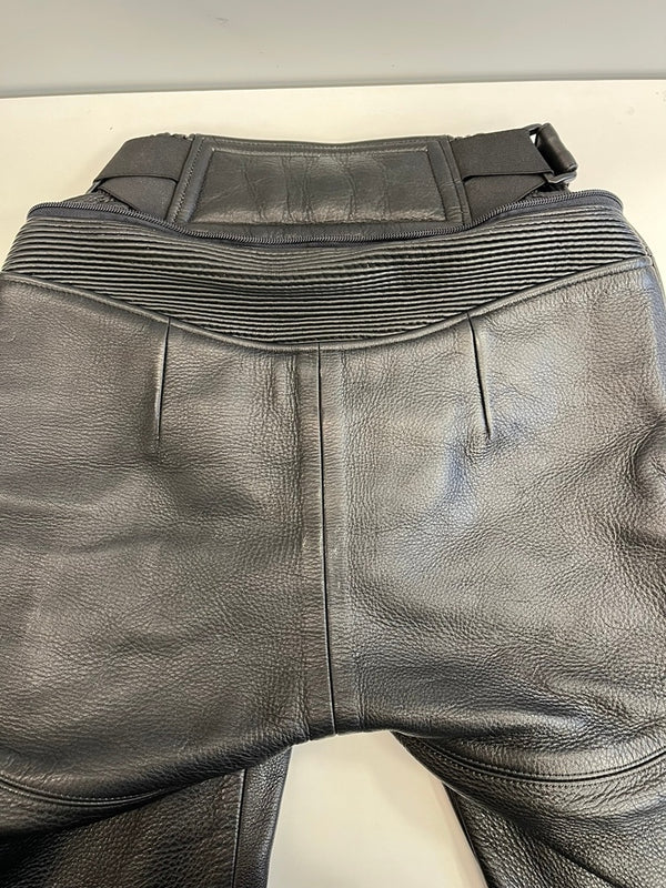 クシタニ KUSHITANI レザーパンツ バイカーパンツ ツーリング バイク用品 黒 膝プロテクター ボトムスその他 ブラック 101MB-780