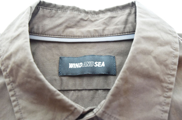 ウィンダンシー WIND AND SEA 胸ポケット 刺繍 ロングスリーブ シャツ長袖シャツ WDS-O-ATT-24-Q2-SH-01 長袖シャツ ブラウン Lサイズ 103MT-2969