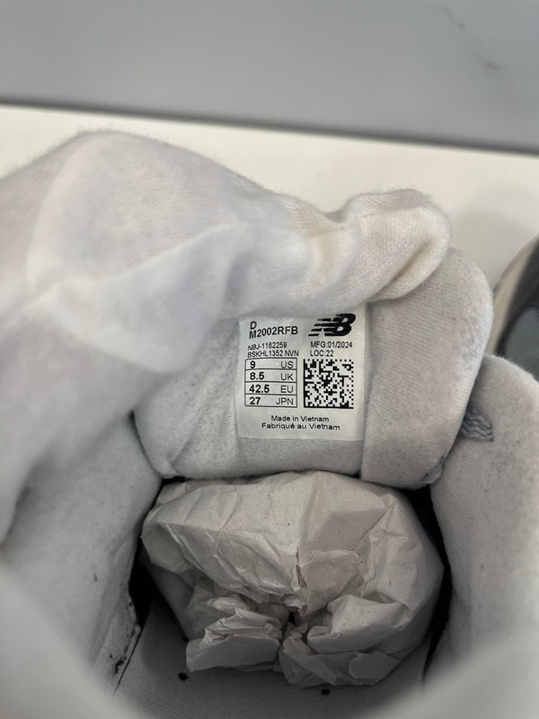 ニューバランス new balance M2002RFB メンズ靴 スニーカー グレー 27cm 101sh-2209