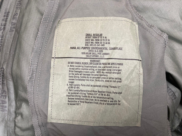 ミリタリー Military Item U.S.ARMY APECS GORE-TEX PARKA ゴアテックス デジタルカモ カモ柄 SMALL-REGULER ジャケット カモフラージュ・迷彩 カーキ 104MT-1043