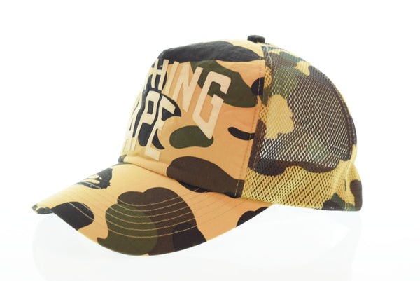 アベイシングエイプ A BATHING APE CAMO 猿顔 迷彩 ロゴ スナップバック メッシュ キャップ 帽子 メンズ帽子 キャップ ブラウン 103H-42