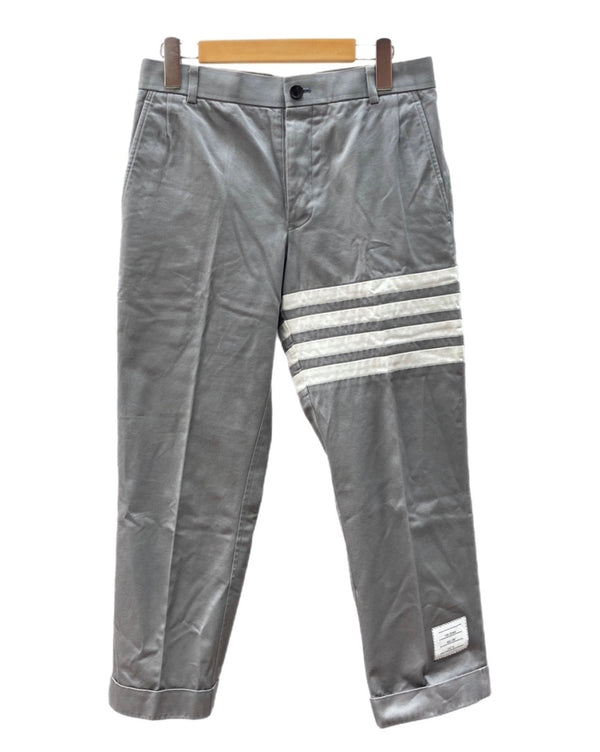 トムブラウン THOM BROWNE NEW YORK 4 Bar Classic Tailored Pants クラシック テーラード パンツ トリコロール ボタンフライ ズボン 灰 ライン MTU245A-03788035 チノパン グレー サイズ 00 104MB-137