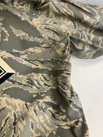 ミリタリー military DEAD STOCK US ARMY ECWCS GEN2 LEVEL5 ACU ゴアテックスパーカー GORE-TEX 迷彩 ミリタリー ジャケット UCP デジカモ 米軍 ソフトシェル ジャケット  MEDIUM-REGULAR ジャケット カーキ Mサイズ 101MT-4910