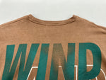 ウィンダンシー WIND AND SEA 23SS L/S TEE  ロングスリーブ 長袖 カットソー クルーネック ロゴ BROWN 茶色 WDS-O-SEA-23-Q3-CS-01 ロンT プリント ブラウン Mサイズ 104MT-435