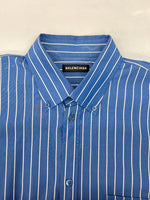 バレンシアガ BALENCIAGA Back Logo Stripe Shirt バック ロゴ ストライプ シャツ 長袖 ボタンダウン オーバーサイズ 白 青 508465 TBM12 サイズ 39 長袖シャツ ストライプ ブルー 104MT-971