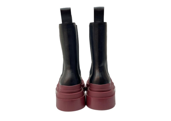 ボッテガヴェネタ BOTTEGA VENETA TIRE BOOT MILITARY CALF タイヤ ブーツ ミリタリー カーフ アンクル 厚底 革靴 赤 黒 630284 VBS50 1507 メンズ靴 ブーツ サイドゴア ブラック サイズ 42 104S-977